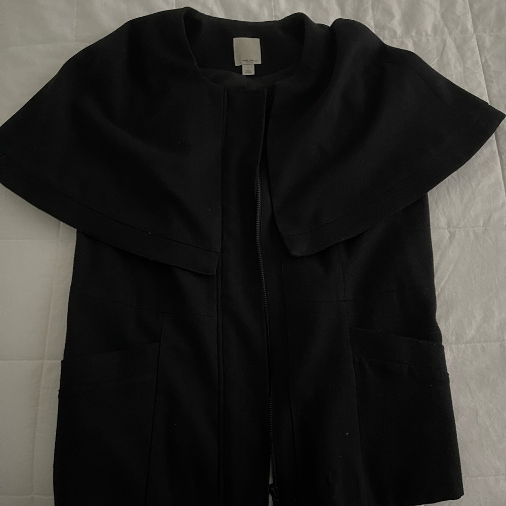 Halogen half cape with belt